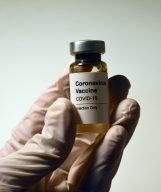 BNT疫苗售台狂賺23億 各牌疫苗價格掀起熱議    ｜PTT熱門事件
