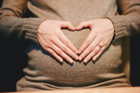 Read more about the article 懷孕吃什麼、可以運動嗎？整理孕期媽咪最關心的5大QA
