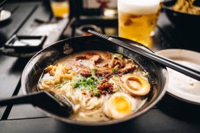 Read more about the article 濃郁派還是清爽派？ 網友熱議Top8拉麵湯底排名揭曉